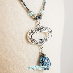 Ladies Fashion Statement Necklace